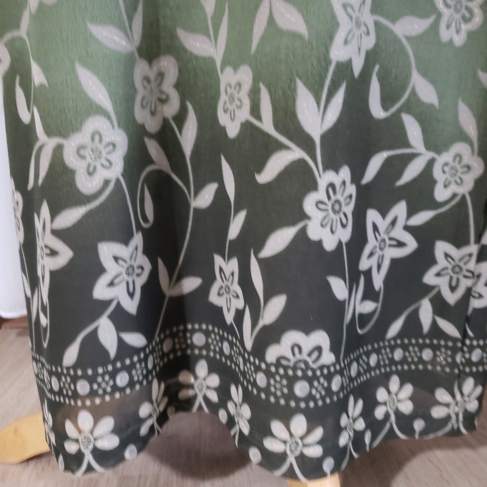 Gantos wrap floral green umbre skirt. - Picture 3 of 6